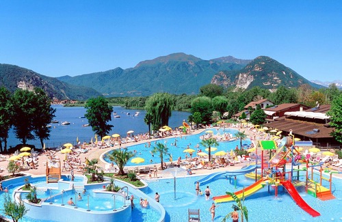 Fondotoce Apartment | Cozy Apartment for 3: WIFI, Pool, and Lake Views Await