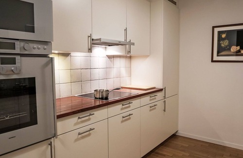 Montreux Apartment | Nice apartment for 4 people with WIFI, pool, TV, balcony and panoramic view