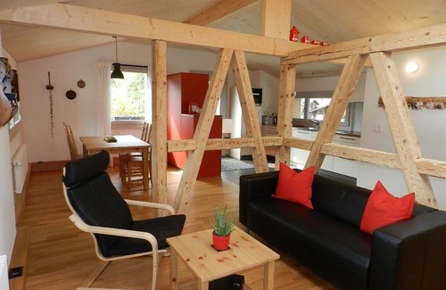 Zweisimmen Apartment | Cozy Apartment with WIFI, Balcony & Parking for 4 Guests