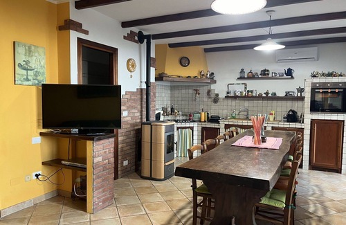 Artallo Apartment | Cozy Oceanfront Apartment for 4 with A/C and WiFi