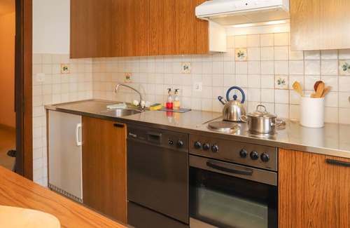 Verbier Apartment | Elegant Apartment for 4 with WIFI, Balcony & Panoramic Views