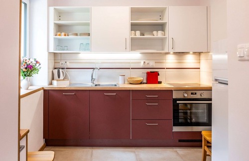 Jachymov Apartment | Welcoming Apartment for 4 with WIFI, Balcony & Parking