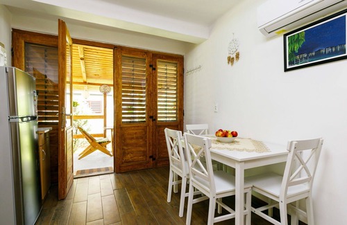 Fonyodliget Apartment | Cozy Apartment for 4 with Lake View & Pet-Friendly Amenities