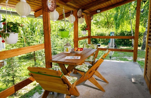 Fonyodliget Apartment | Cozy Apartment for 4 with Lake View & Pet-Friendly Amenities