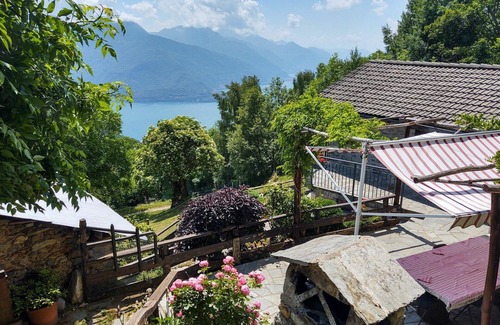 Peglio Apartment | Cozy Apartment for 4 with WIFI, Terrace & Pet-Friendly Options