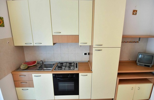 Silvi Apartment | Cozy Apartment for 4 with Ocean View and Pet-Friendly Perks