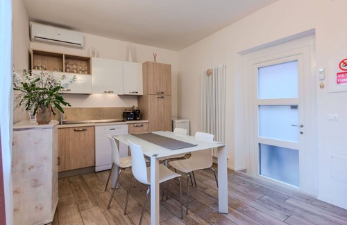 Riva del Garda Apartment | Nice apartment for 4 guests with A/C, WIFI, TV, terrace and pets allowed