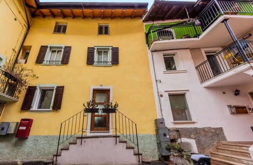Riva del Garda Apartment | Nice apartment for 4 guests with A/C, WIFI, TV, terrace and pets allowed