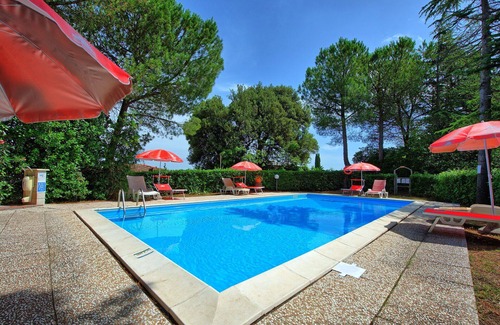 Montaione Apartment | Inviting Apartment for 4 with Pool & Veranda near San Gimignano