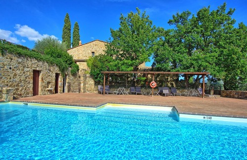Montalcino Apartment | Pet-Friendly Apartment with Pool & Panoramic Views