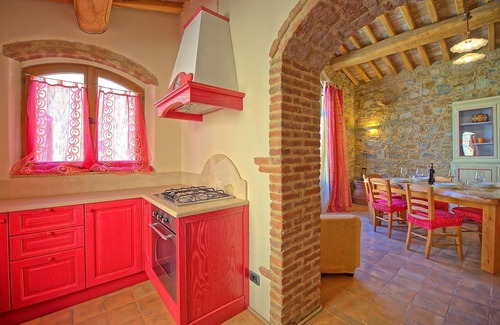 Poggibonsi Apartment | Charming Apartment for 4 Near San Gimignano with Pool