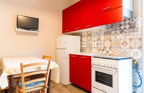 Ceriale Apartment | Nice apartment for 4 people with WIFI, TV, terrace, pets allowed and parking