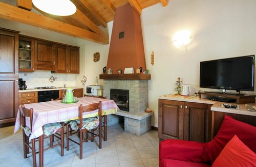Vignola Apartment | Inviting Apartment for 4 with Balcony, Parking & Kitchen