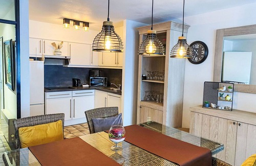 Bredene Apartment | Cozy Apartment for 4 with Balcony, Pets Welcome & Views