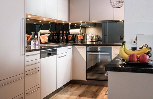 Parpan Apartment | Cozy Apartment for 4 with WIFI, Balcony & Family Amenities