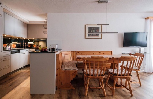 Parpan Apartment | Cozy Apartment for 4 with WIFI, Balcony & Family Amenities