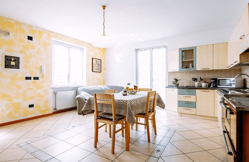 Vervo Apartment | Cozy Apartment for 4 with Pets, Terrace, and Free WiFi