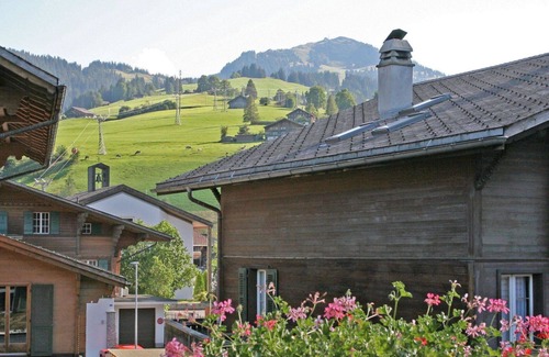 Zweisimmen Apartment | Nice apartment for 5 guests with WIFI and balcony
