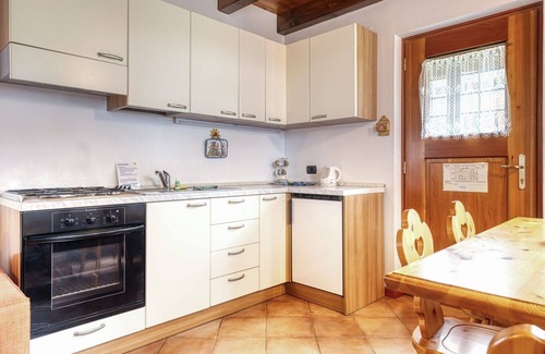 Macugnaga Apartment | Cozy Apartment for 5 with Balcony, Views & Pet Friendly