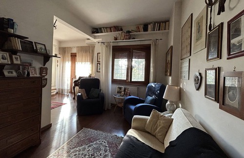 Zona LIII Tomba di Nerone Apartment | Inviting Apartment for 5 with WIFI, A/C & Parking