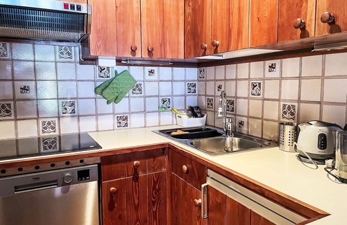 Madesimo Apartment | Inviting Apartment for 5 with WiFi, Terrace & Parking