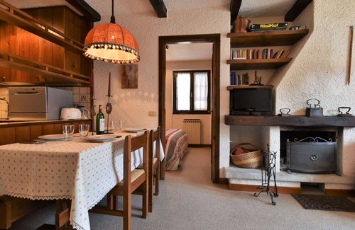 Madesimo Apartment | Inviting Apartment for 5 with WiFi, Terrace & Parking