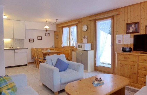 Buerchen Apartment | Cozy Apartment for 5 with WIFI, Patio, and Panoramic Views