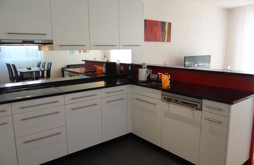 Engelberg Apartment | Spacious Apartment for 6 with WIFI, Balcony & Free Parking