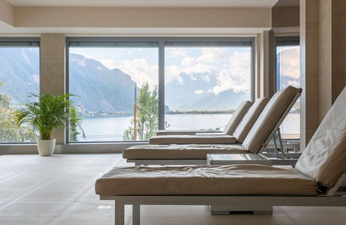 Montreux City Centre Apartment | Inviting Apartment for 6 with Pool, Balcony & Panoramic Views