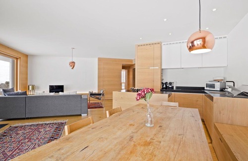 Valbella Apartment | Inviting Apartment for 6 with WIFI, Balcony & Spa Amenities