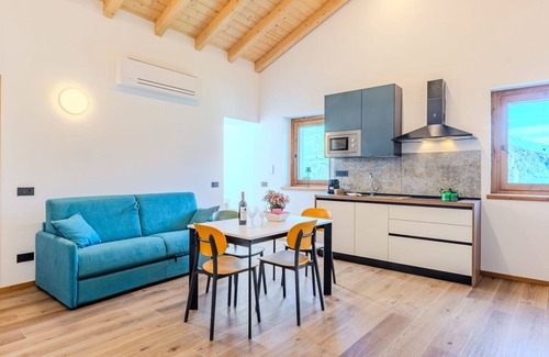Verceia Apartment | Nice apartment for 6 guests with WIFI, A/C, TV, terrace and parking
