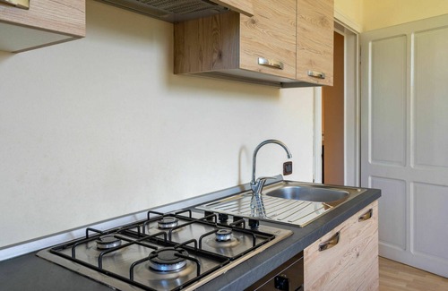 Castello Apartment | Cozy Apartment for 6 with Patio, Pets Welcome & WIFI