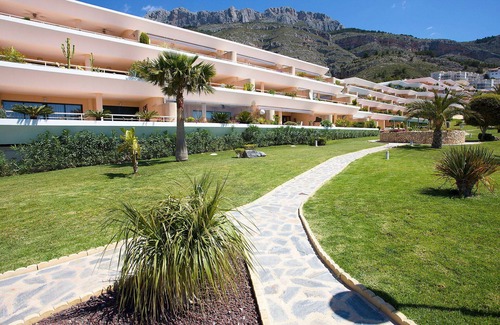 Altea la Vella Apartment | Cozy Apartment for 6 with Pool, Ocean View & Free WiFi
