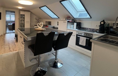 Drassmarkt Apartment | Comfortable Apartment for 6 with WIFI and Pet-Friendly Stay