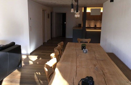 Lenk Apartment | Appealing Apartment for 6 with WIFI, Balcony & Parking
