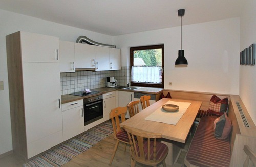 Neustift Im Stubaital Apartment | Cozy Apartment for 7 with Balcony, Parking & Free WIFI