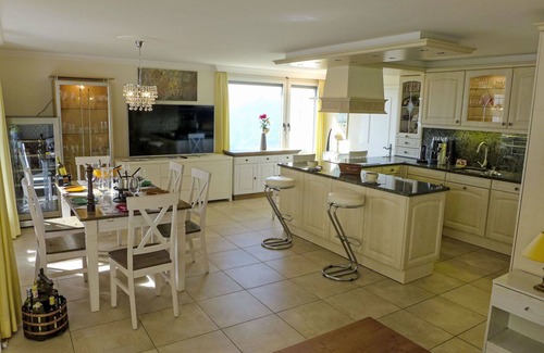 Crans-Montana Apartment | Nice apartment for 8 guests with WIFI, TV, terrace and parking