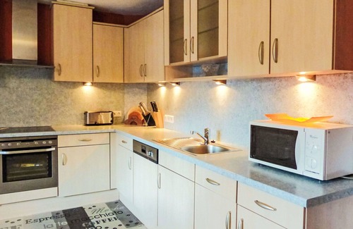 Oetz Apartment | Nice apartment for 8 guests with WIFI, TV, balcony and pets allowed