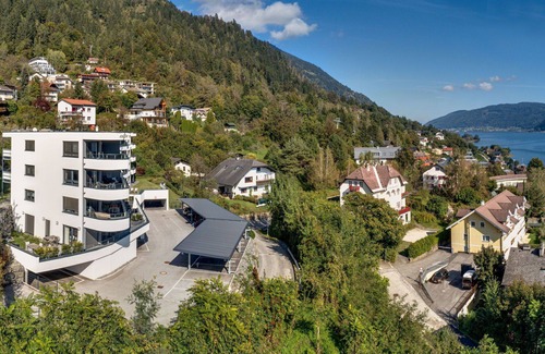 Annenheim Apartment | Cozy Apartment with Balcony, Lake View, and Free WiFi
