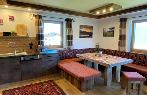 Schlitters Apartment | Cozy Apartment for 5 with Lake View, Balcony & WIFI
