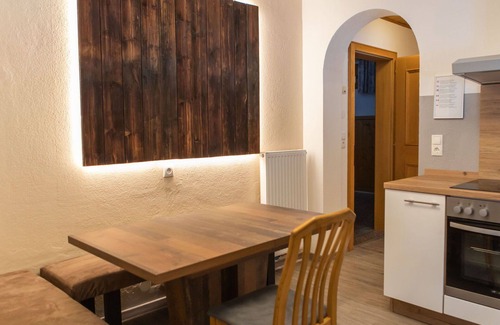 Kaunertal Apartment | Cozy Apartment for 4 with Balcony, Pets Welcome & Parking