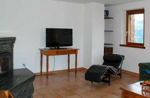 Negrentino Apartment | Nice apartment for 4 people with WIFI, TV, patio, pets allowed, panoramic view and parking