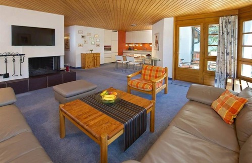 Lenzerheide Apartment | Cozy Apartment for 4 with Balcony and Modern Amenities
