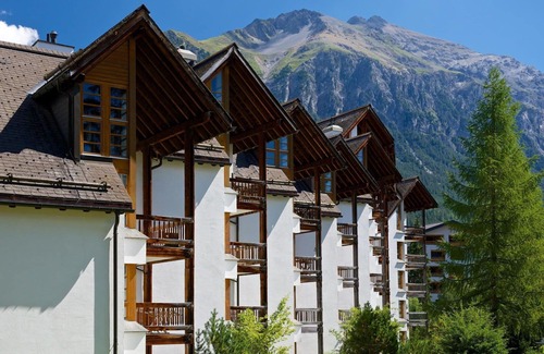 Lenzerheide Apartment | Cozy Apartment for 4 with Balcony and Modern Amenities