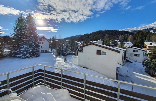 Lenzerheide Apartment | Welcoming Apartment for 4 with WIFI, Balcony & Parking