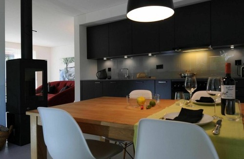 Les Genevez Apartment | Nice apartment for 2 guests with WIFI, TV, balcony and parking
