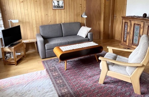Zweisimmen Apartment | Nice apartment for 4 people with WIFI, TV, balcony, pets allowed and parking