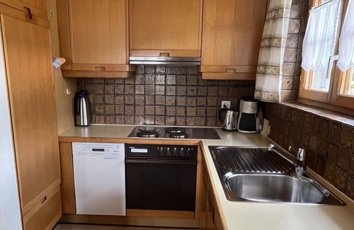 Zweisimmen Apartment | Nice apartment for 4 people with WIFI, TV, balcony, pets allowed and parking