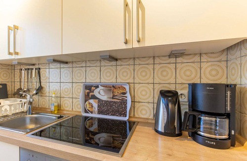 Sehestedt Apartment | Cozy Apartment for 4 with Ocean View, Pets Welcome!