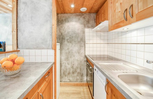 Tignes Apartment | Cozy Apartment for 4 with Balcony, WIFI & Spa Amenities